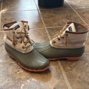Sperry Women's Winter Boots - Olive and Tan